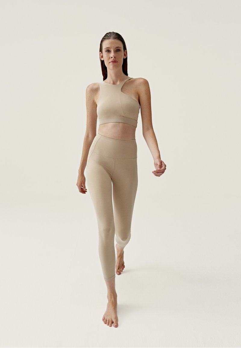 Born Living Yoga Tights beige