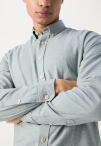 Lindbergh MELANGE BRUSHED SHIRT - Košile - light green