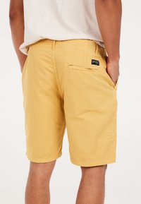Protest COMIE - Shorts - butteryellow