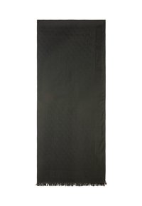 Sciarpa nera con un sottile motivo in rilievo. Presenta bordi frangiati e il nome del marchio "GUESS" su un lato. Texture morbida, forma rettangolare.