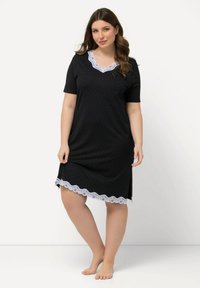 Ulla Popken POLKA DOT SHORT SLEEVE V-NECK  - Camisón - black