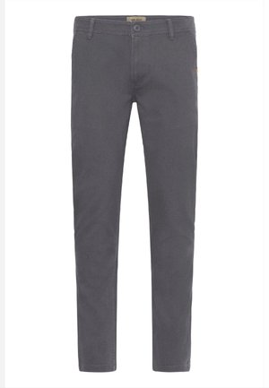 Pantaloni dintr-un amestec de bumbac gri, cu o croială dreaptă. Prezintă o închidere cu nasture, bucle pentru curea și un logo subtil pe lateral. Textură netedă și elegantă.