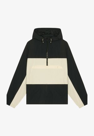Chaqueta con capucha negra y beige con cremallera frontal hasta la mitad y un gran bolsillo horizontal en el pecho, mangas largas y puños elásticos.