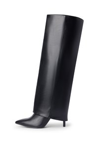 Czarne skórzane kozaki do kolan z szpiczastym noskiem, eleganckim pionowym kształtem i wąskim obcasem, o gładkiej fakturze i minimalnym zdobieniu.
