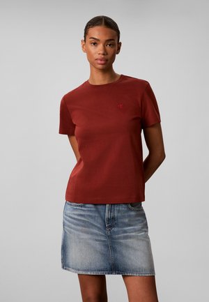 Calvin Klein Jeans, MONOGRAM EMBROIDERY CREW TEE - Обикновена тениска - fired brick