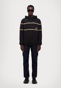 EA7 Emporio Armani TRAIN ATHLETIC HOODIE - Sweatshirt - black/gold