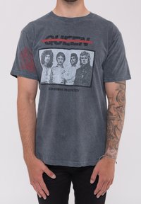 Paradiso Clothing QUEEN BO RHAP PHOTO DIP DYE WASH - Print T-shirt - black