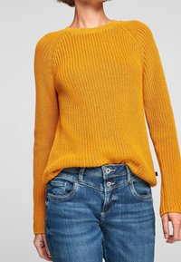 QS Sweter