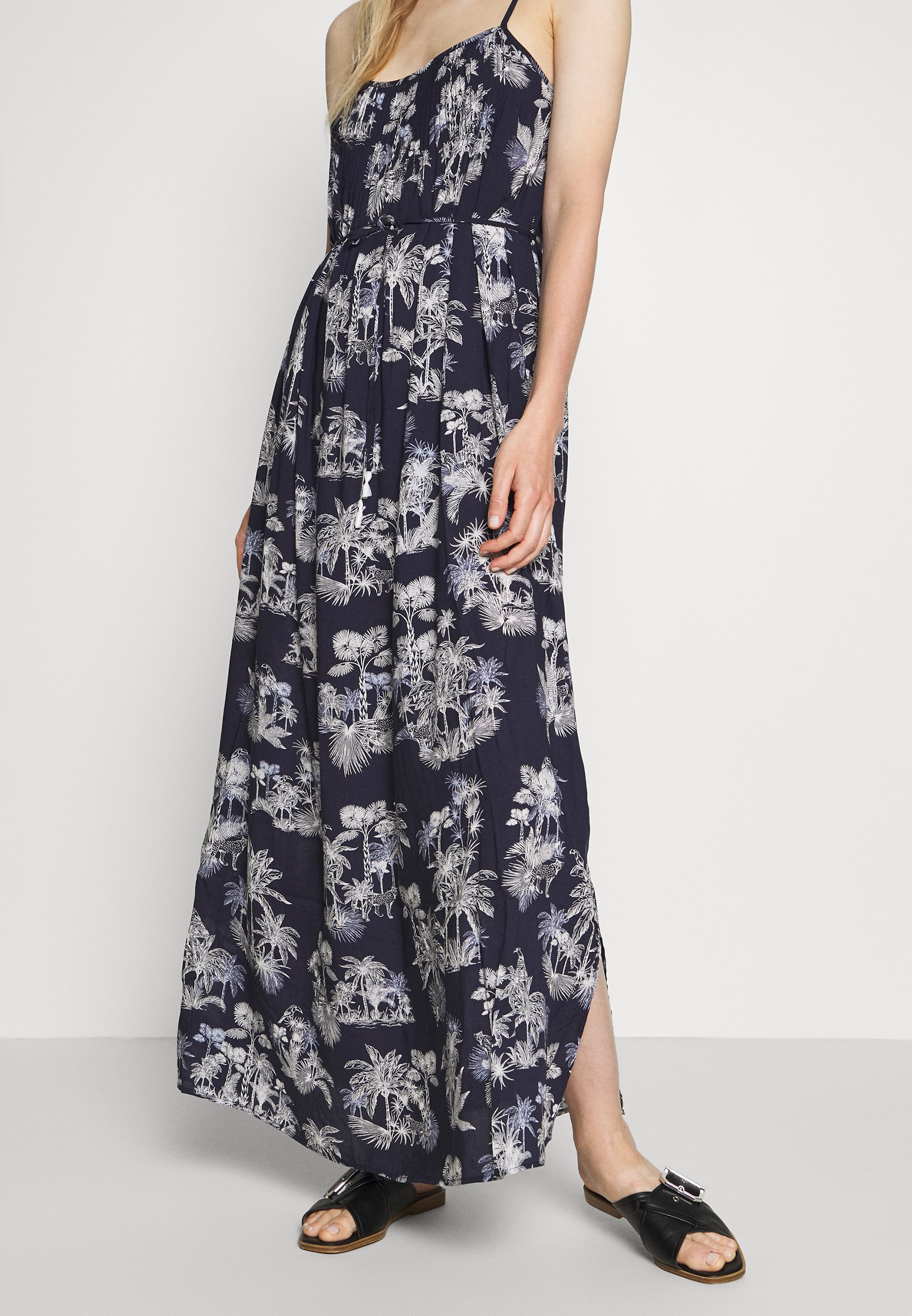 s.Oliver Maxikjole eclipse blue Zalando.no Samsøe Samsøe HAMLIN BAG Håndveske black Zalando.no