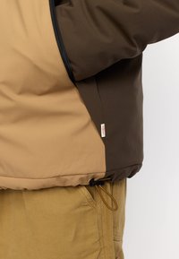 REVOLUTION PADDED TECH - Winter jacket - brown