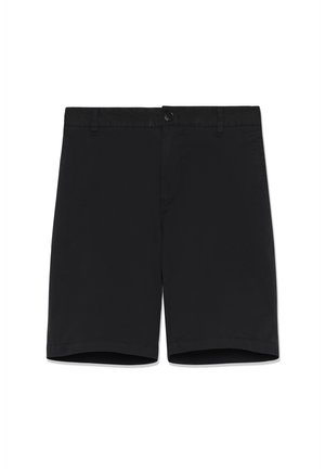 Fekete pamut rövidnadrág egyenes elejű, gombos záródással és övbújtatókkal. Sima textúrájú, minták vagy díszítések nélkül.