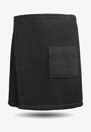 Schwarzer Frottee-Wickelrock mit weicher Textur, abgerundetem Boden und einer aufgesetzten Tasche mit geprägtem Markenlogo.