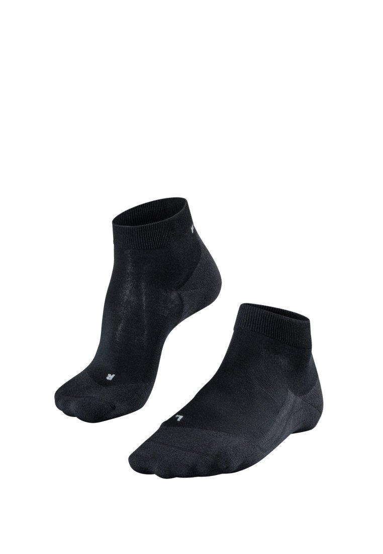 Czarne skarpetki do kostek wykonane z gładkiego, elastycznego materiału. Posiadają ściągacze oraz delikatne nadruki po bokach.