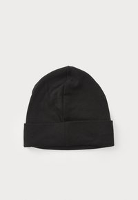 Sort strikket beanie-hat med foldet kant. Blød struktur, rund top og enkelt design. Velegnet til vintertøj og alsidig styling.