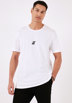 REGULAR FIT - Basic T-shirt - white