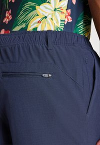 Thumbnail Image 6