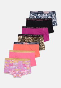 Åtte par med gutteboxere i ulike farger og mønstre, inkludert blomster, svart, leopardmønster og grafiske trykk med elastiske midjebånd.