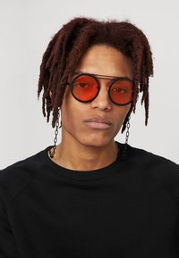 Urban Classics CHAIN SUNGLASSES - Päikeseprillid - black/orange