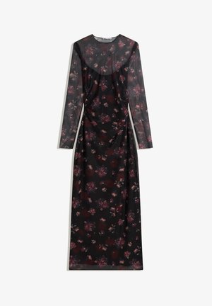 Langärmliges Kleid aus transparentem schwarzem Stoff mit floralem Muster in Burgunder und Rosa. Mit Drapierungen entlang der Seiten.