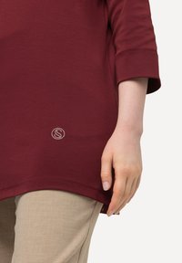 Ulla Popken CLASSIC STEHKRAGEN 3/4-ARM - Pitkähihainen paita - dark red