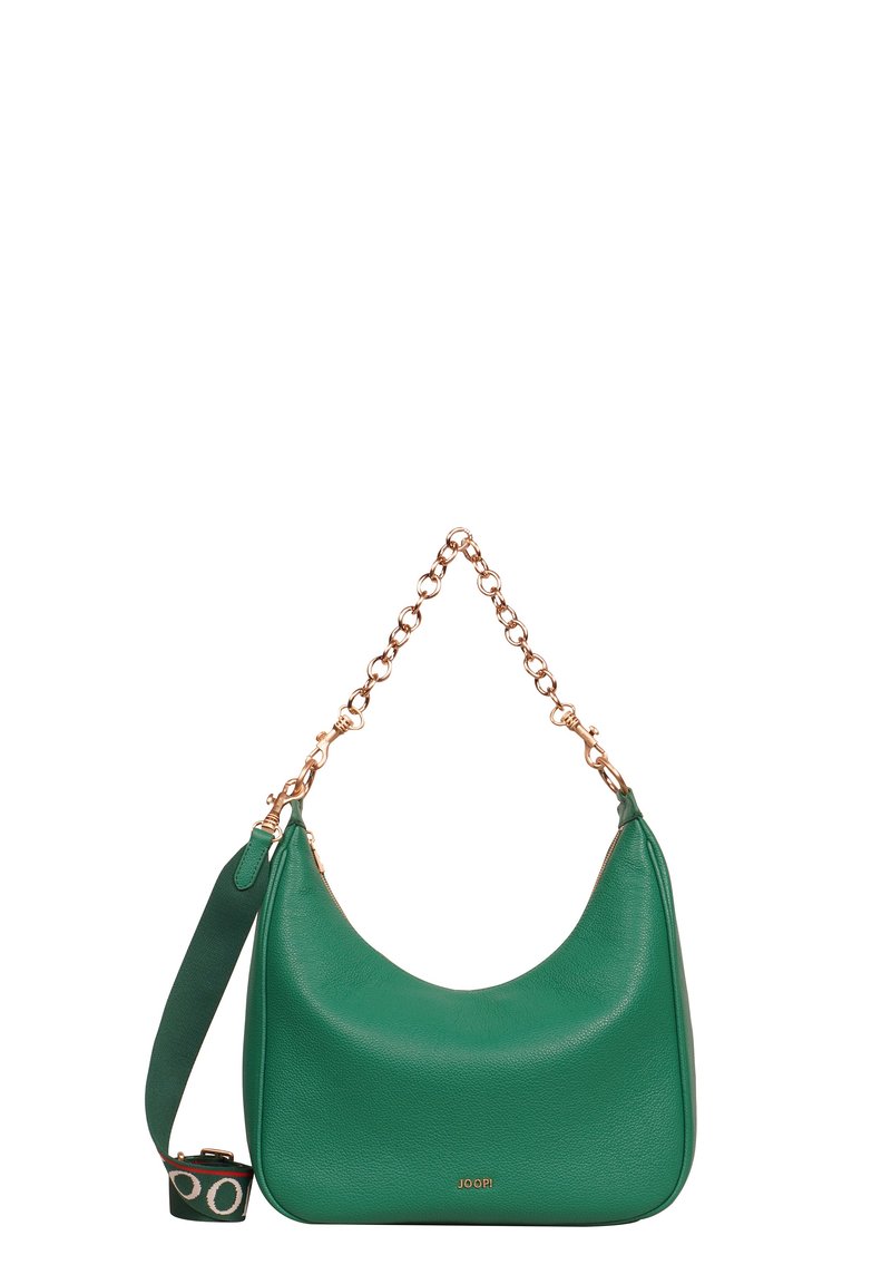 Borsa a tracolla verde in pelle con forma curva, caratterizzata da una catena e un accento in tessuto sulla tracolla regolabile. Dettaglio in hardware dorato.