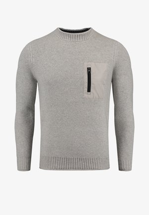 Grijze gebreide trui met een ronde hals, voorzien van een geribbelde zoom en boorden. Inclusief een contrasterende beige ritszak op de linkerborst.