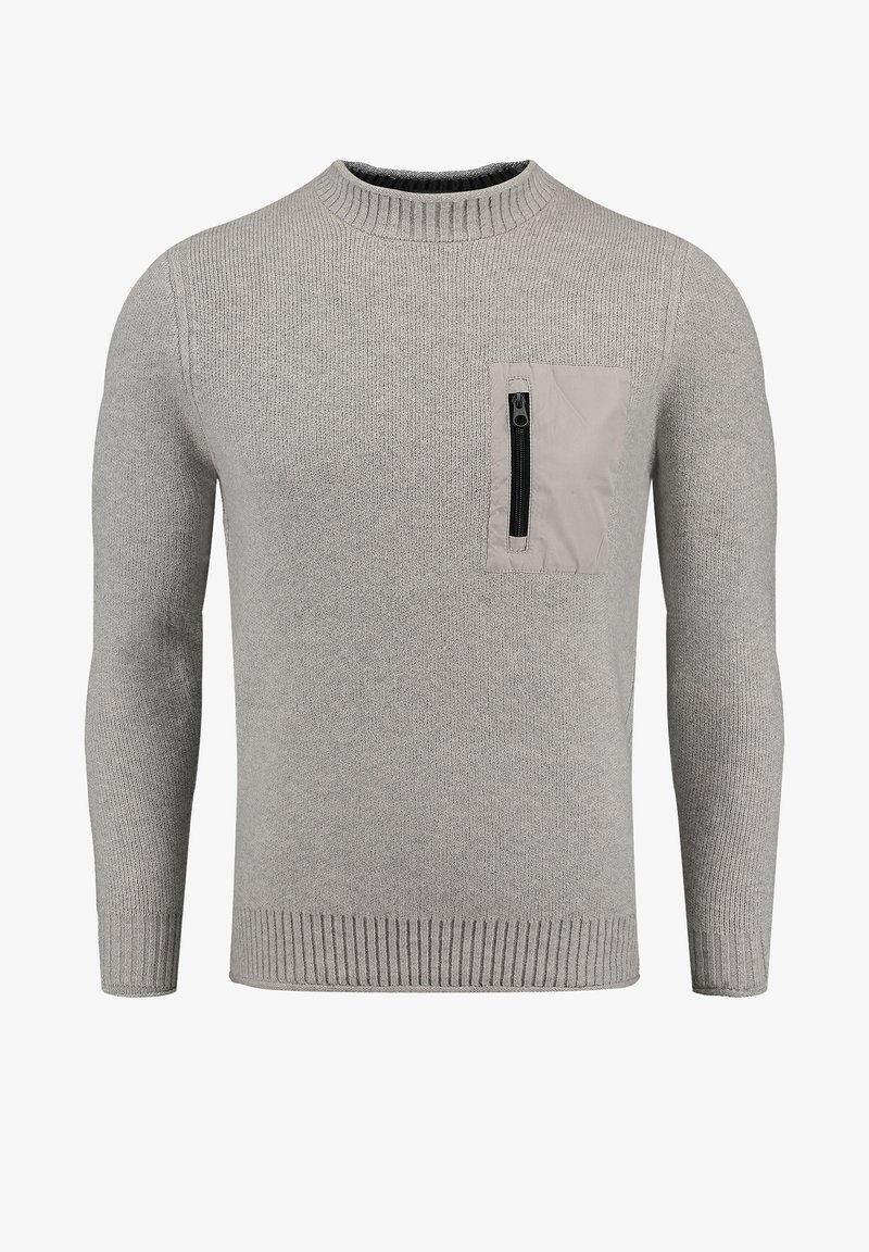 Grau gestrickter Pullover mit Rundhalsausschnitt, ausgestattet mit einem gerippten Saum und Ärmelbündchen. Enthält eine kontrastierende beige Reißverschlusstasche auf der linken Brust.