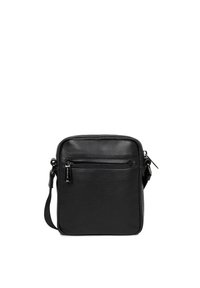 Borsa a tracolla nera in pelle con una texture liscia, forma quadrata, tasca frontale con zip e tracolla regolabile. Presenta accenti di hardware minimalisti.