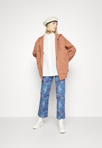Nike Sportswear W NSW ESS FLC FZ HDY CLCTN OS - Camisola com fecho - mineral clay