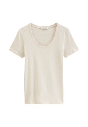 Beiges Kurzarm-T-Shirt mit rundem Halsausschnitt, leichtem Stoff und Marc O'Polo Etikett im Krageninneren.
