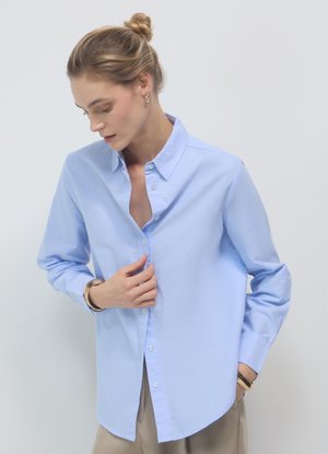 Calliope OXFORD - Button-down blouse - celeste