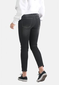 WAXX TWIST - Jeans Skinny - noir