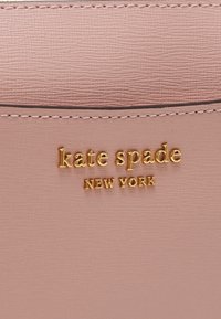 kate spade new york BLEECKER SAFFIANO SMALL CROSSBODY - Torba preko tijela - pink dune