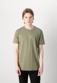 BOSS TEGOOD - Basic póló - open green