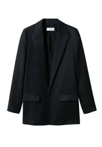 Černý blazer s přizpůsobeným designem, klopami, dvěma předními kapsami a hladkou texturou, vyrobený z lehkého materiálu.