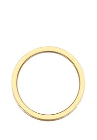 Guldfärgad cirkulär ring, slät och reflekterande yta, tunn profil, utan synliga dekorationer eller mönster.