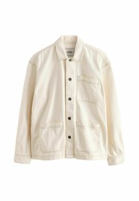 Chaqueta de color beige claro hecha de lona. Cuenta con un cierre de botones en la parte frontal, un cuello, dos bolsillos frontales y costuras en contraste. Ajuste clásico y relajado.