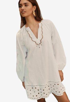 REGULAR FIT - LONG SLEEVE BRODERIE SUMMER MINI - Freizeitkleid - white
