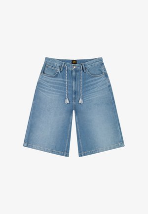 Svetlo modri jeans hlačniki z vrvico za zavezovanje v pasu, sprednjimi žepi, zankami za pas ter bledenjem detajlov blizu žepov in stegnen.