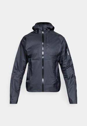 Giacca leggera nera con cappuccio, chiusura anteriore con zipper, tasca sul petto e logo Salomon sulla manica sinistra, esposta su sfondo bianco.