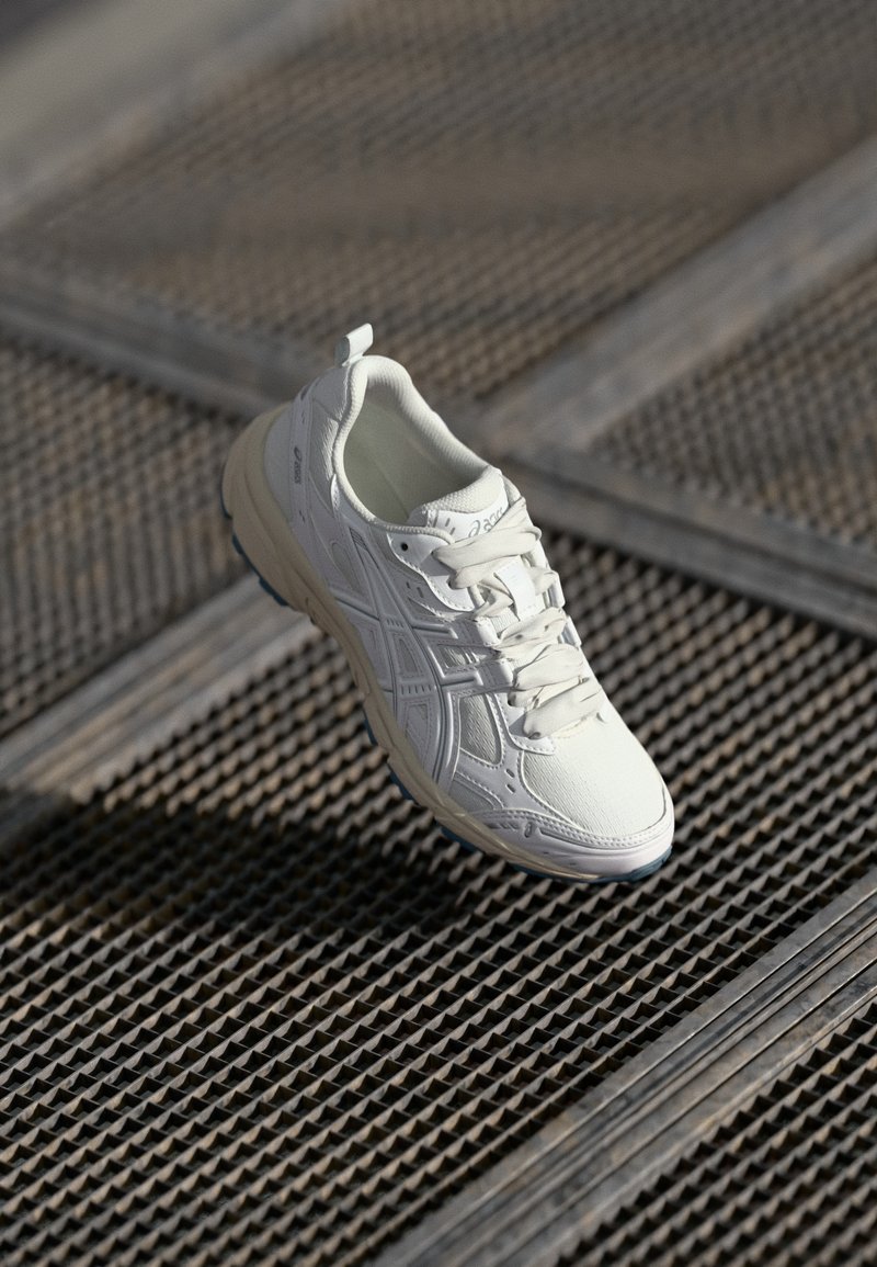 ASICS SportStyle SKYHAND OG UNISEX - Sportcipő - olive canvas/tai-chi yellow