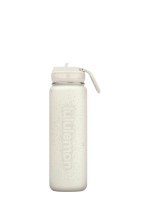 Bottiglia d'acqua alta bianca riutilizzabile con tappo a cannuccia a ribalta e piccolo motivo a puntini intorno al nome del marchio verticalmente sul corpo.