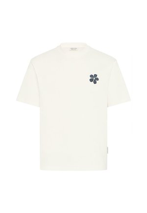 Λευκό βαμβακερό κοντομάνικο μπλουζάκι με μπλε κεντητό λουλούδι στην αριστερή πλευρά του στήθους· κανονική εφαρμογή με στρογγυλή λαιμόκοψη.