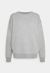Sudadera gris hecha de tela suave y cepillada. Presenta un cuello redondo, hombros caídos y puños acanalados. Vista trasera sin gráficos.