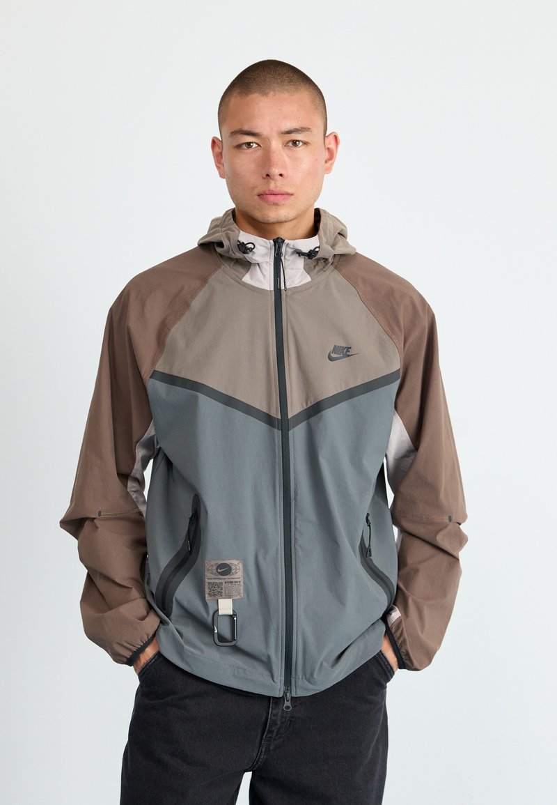 Nike Sportswear - TECH WOVEN - Summer jacket - cave stone/college grey, Enlarge