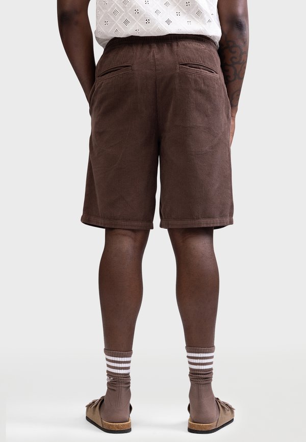 SAMMY COMFORT FIT - Shorts - turkish coffee3