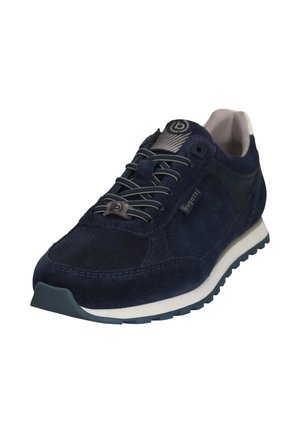 Marineblaue Wildledersneaker mit Mesh-Akzenten, kontrastierender weißer Zwischensohle und Gummisohle. Verfügt über ein Schnürdesign und ein Logodetail auf der Zunge.