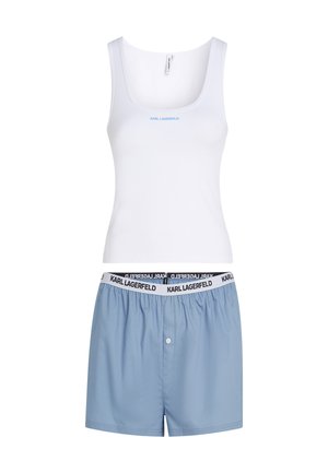 Biely tielko s nápisom "KARL LAGERFELD" v modrej farbe. Svetlomodré kraťasy s čiernym pásom a logom, jemná tkanina, uvoľnený strih, detail na gombík.