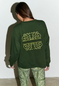 Never Fully Dressed Sudadera - green