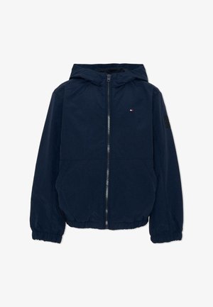 Giacca con cappuccio blu navy con zip frontale, polsini ed orlo elasticizzati, e piccolo logo sul petto e sulla toppa della manica.
